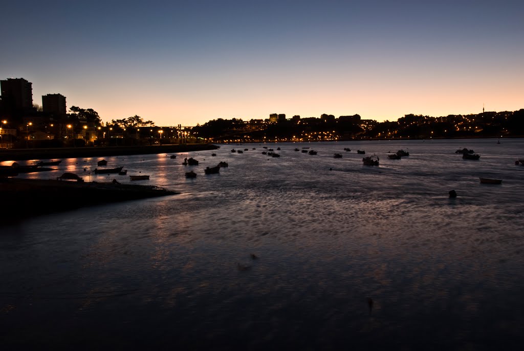 Sunrising in Douro River by Hatteras