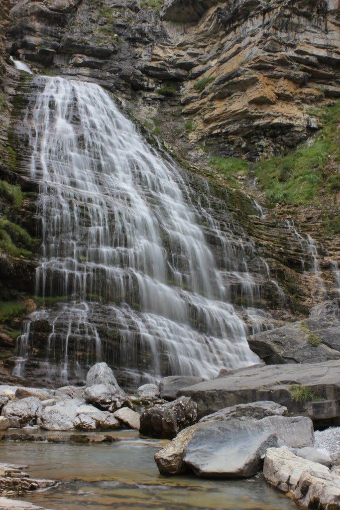 Cascada de Cola de Caballo, Valle de Ordesa, Huesca, España. En el verano de 2011. by javierseg