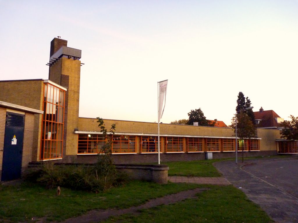 Voorm. Nienke van Hichtumschool , (1929) , Dudok , Schoolbuilding by Mart61