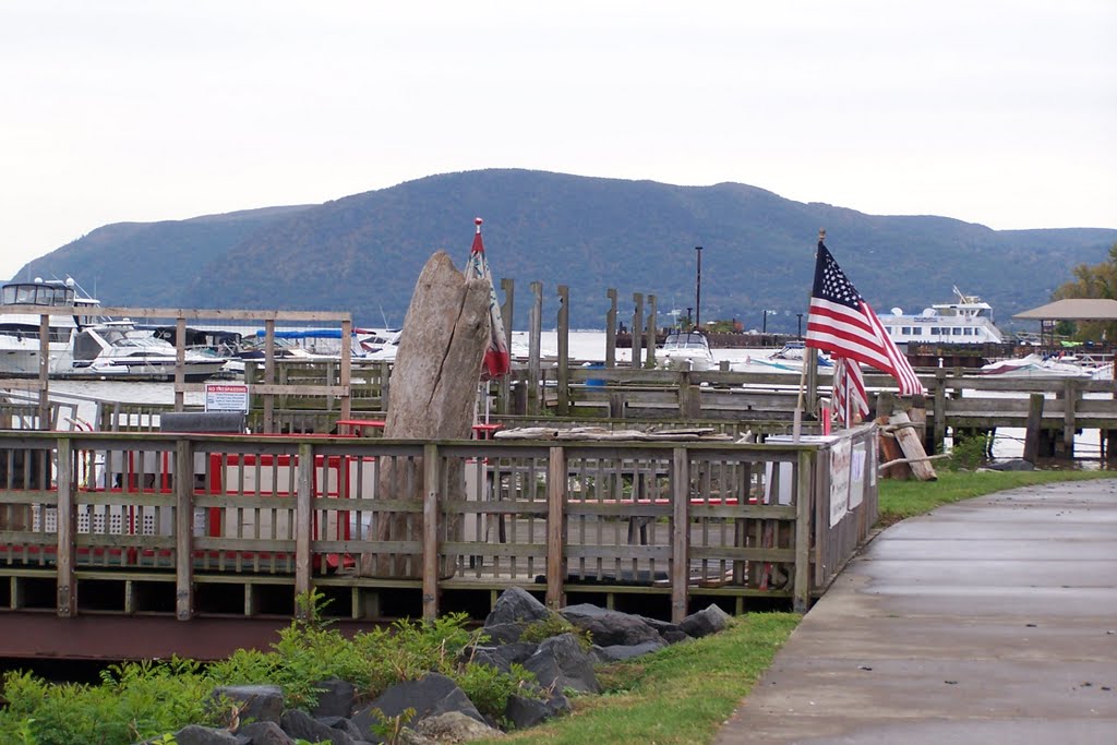 Hudson River view 10/2011 by RDM67