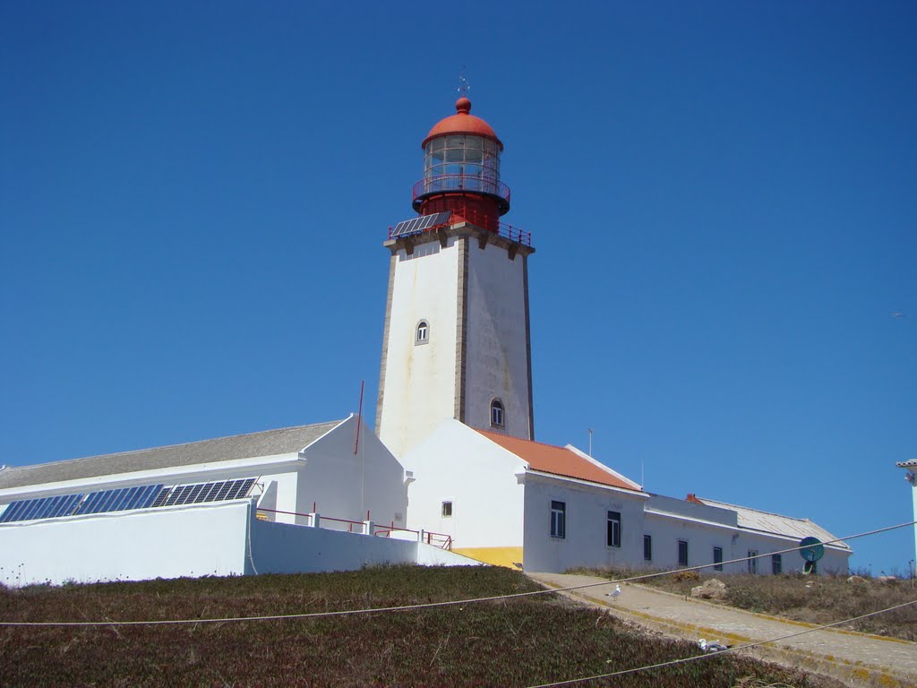 Berlengas - Farol by Abel M. Queirós