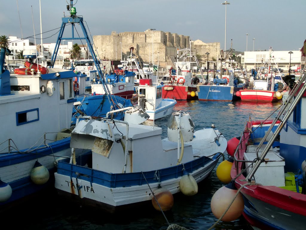 TARIFA (Costa de la Luz-Cádiz). 2011. 05. Al fondo, el Castillo. by Carlos Sieiro del Ni…