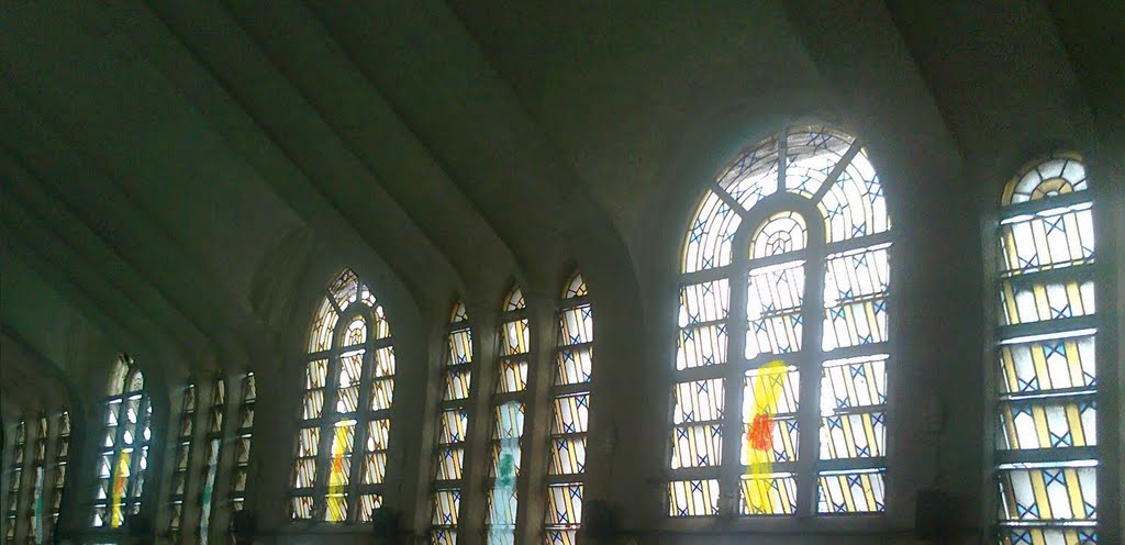 Stained glasses of quiapo by superanthonymendez