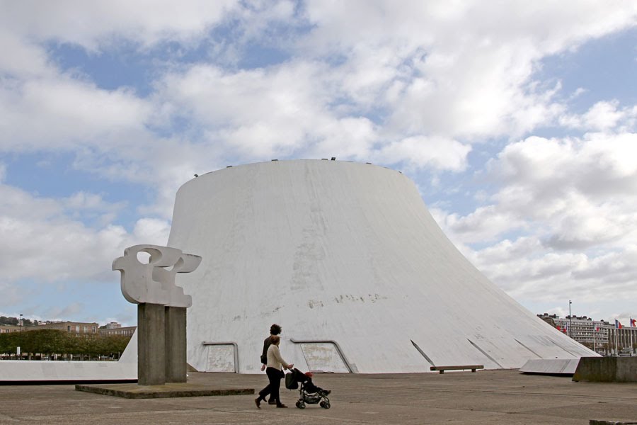 Le Havre, Le Volcan by Banja-Frans Mulder