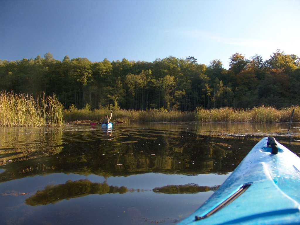 Auf dem Kuechenteichkanal by Hartmut Babst