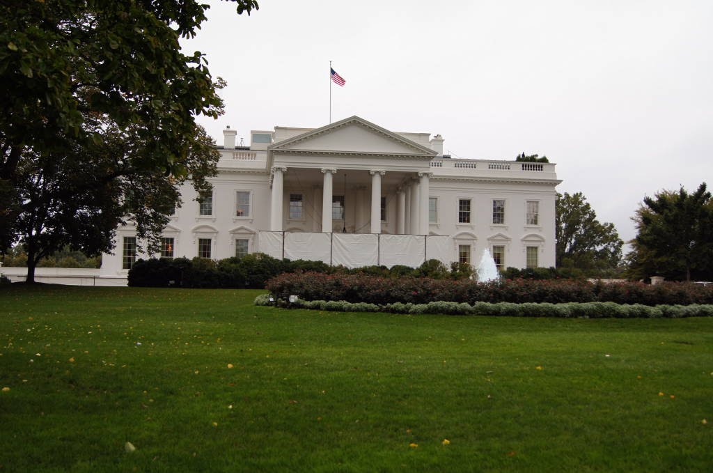 White House rear view by Toshihiro Matsui