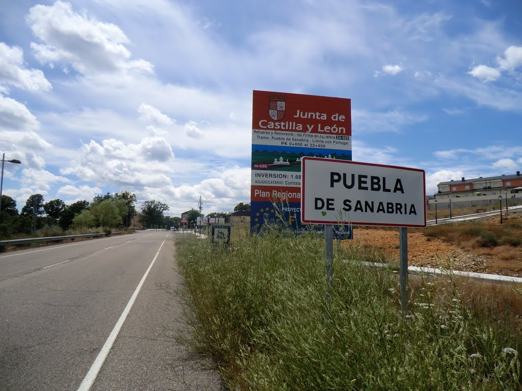 49300 Puebla de Sanabria, Zamora, Spain by Pedro Maza Gómez