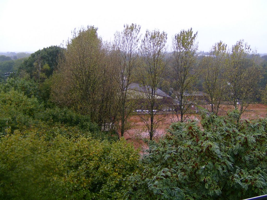 Blick auf das Sportzentrum in Garstedt im Herbst 2011 by Der Naturmensch