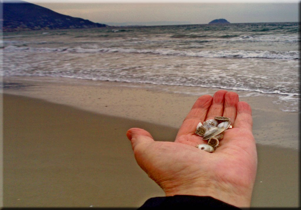 Laigueglia  La Isla al alcance de mano by esseil panoramio