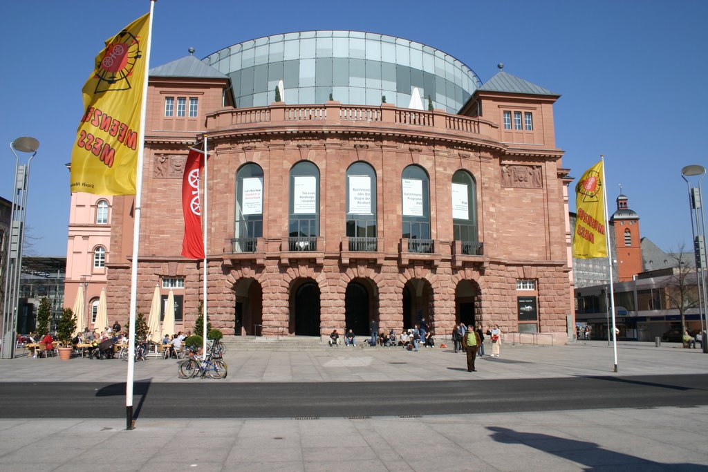 Mainz - Theater by Michael Fischer