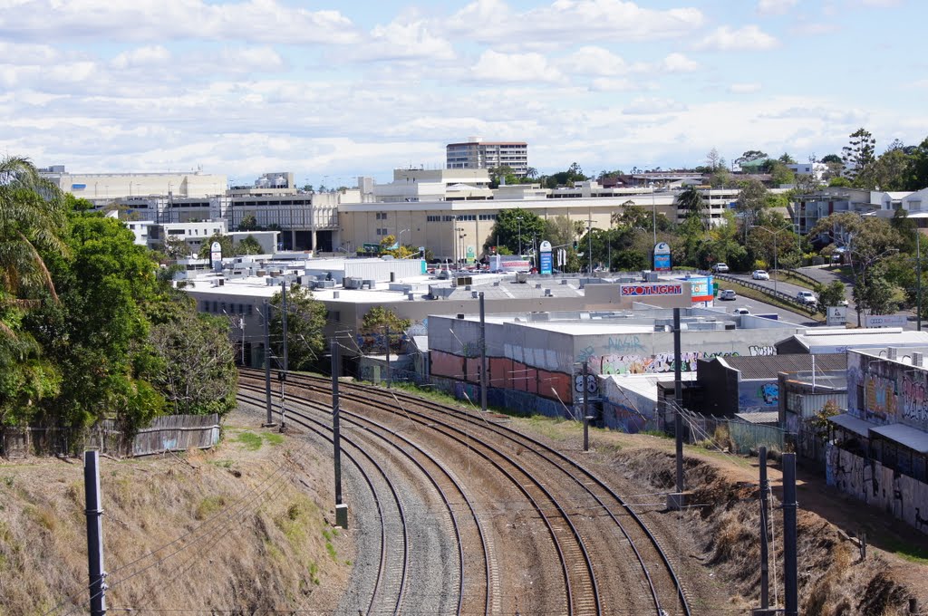 Ipswich Railway Line looking South at Taringa by robsonap