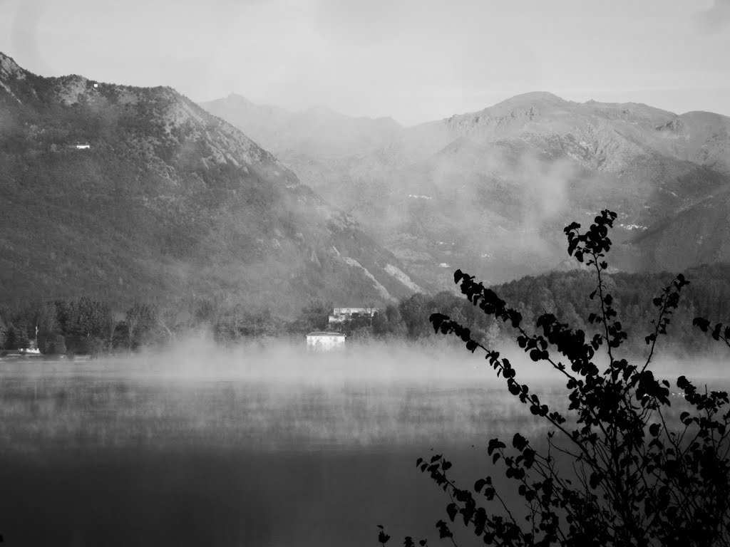 Mattino d'autunno al lago di Avigliana (TO) by Maurizio Balsamini