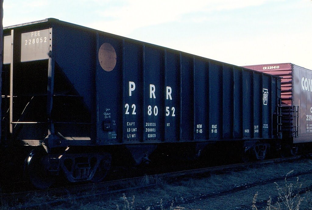 Conrail, Ex Pennsylvania Railroad, Hopper Car No. 228052 at Poughkeepsie, NY by Scotch Canadian