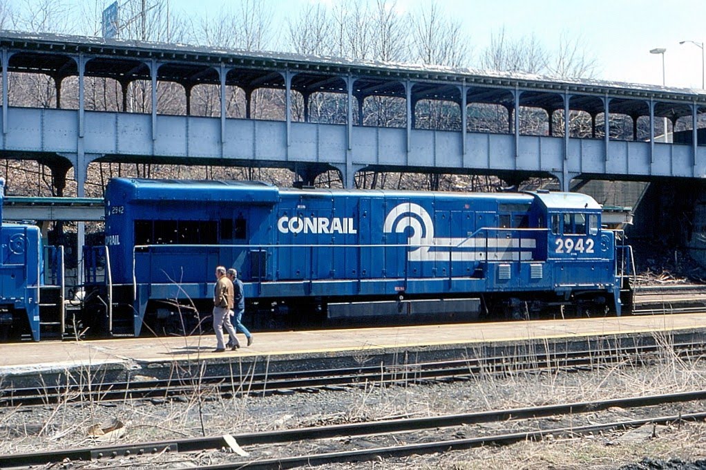 Conrail GE U33B Locomotive No. 2942 at Poughkeepsie, NY by Scotch Canadian