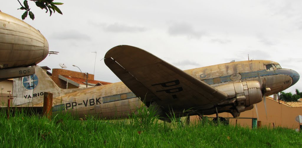 VARIG Douglas DC-3 (PP-VBK) - Museu Eduardo André Matarazzo, Bebedouro, SP, Brasil. by André Bonacin