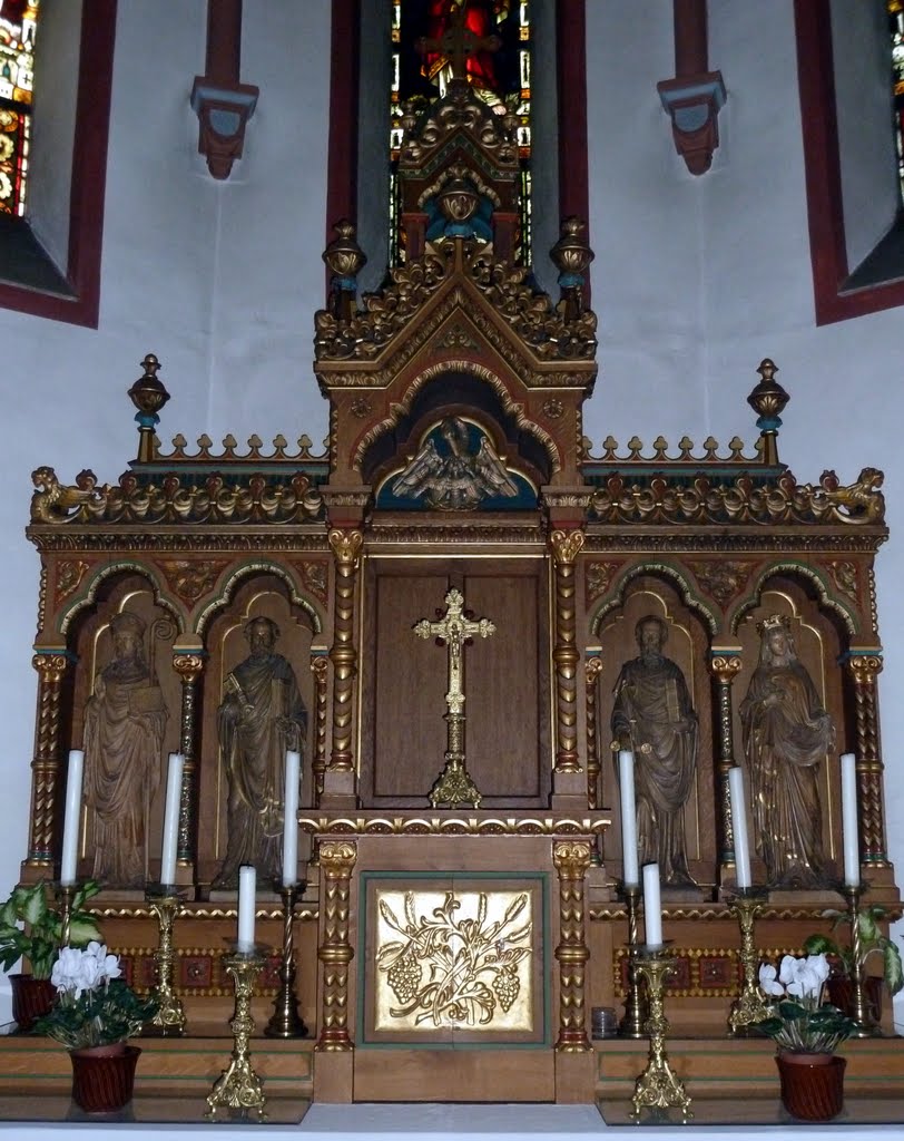 Kath. Kirche St. Peter und Paul in Gemünden im Hunsrück - Altar by padrei