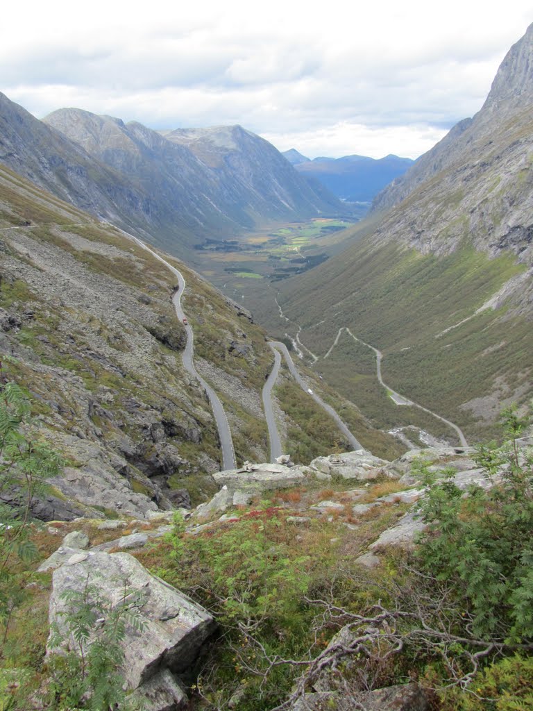 Trollstigen by gerdb