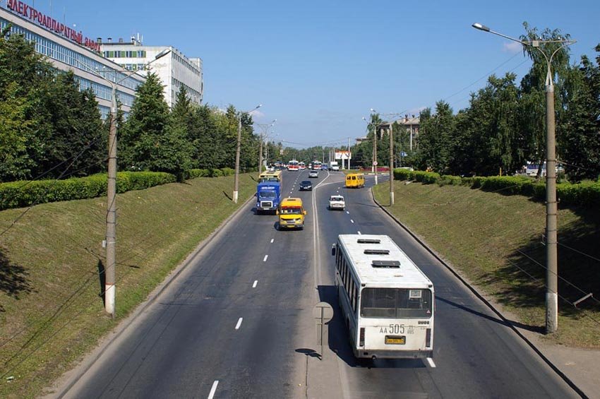 Вид с ЖД моста на начало проспекта Ивана Яковлева / View of the beginning of Ivan Jakovlev's avenue from the railway bridge (11/08/2007) by Dmitry A.Shchukin