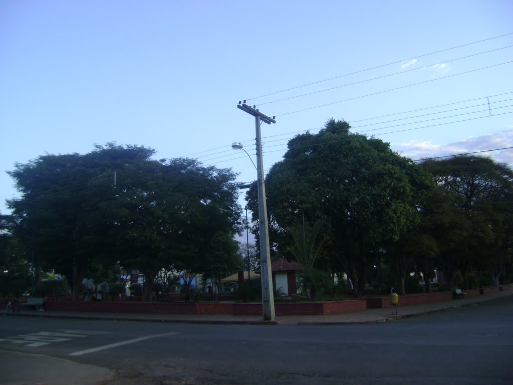 PRAÇA EM LAGAMAR MG by JOSE EYMARD