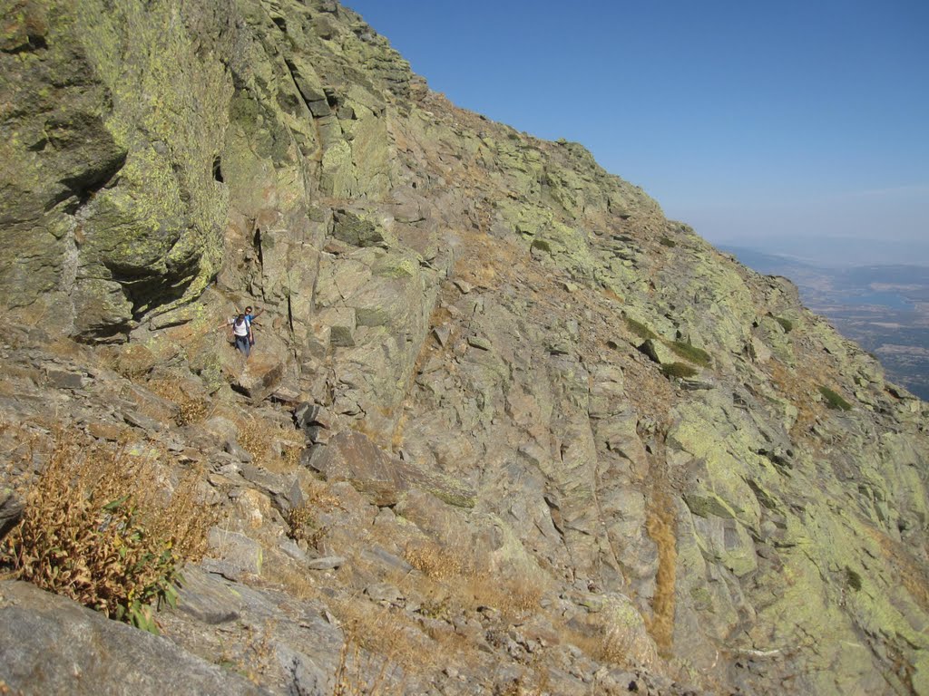 Very close to the summit of Peñalara by miguel303xm