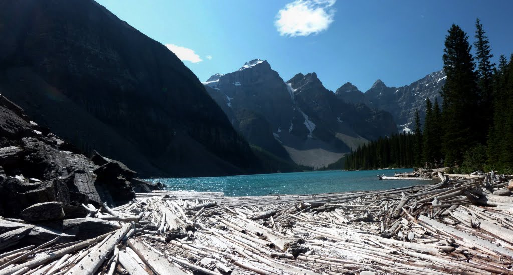 Moraine lake... een klassieker... by Pieter Roggemans