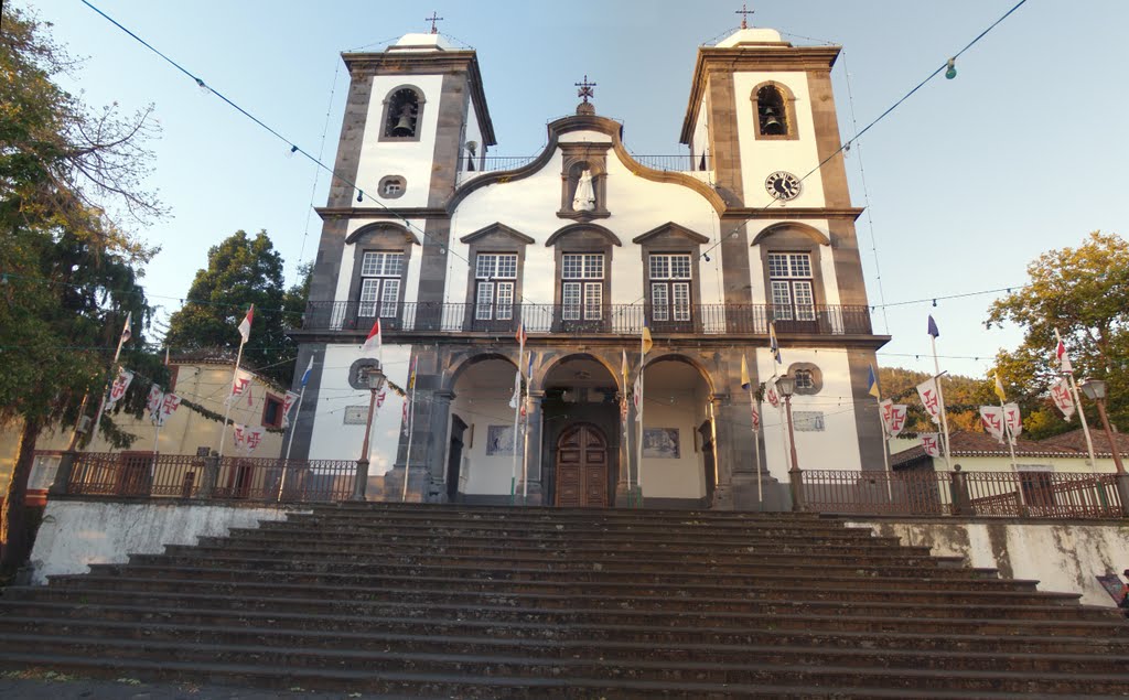 Baroque facade by Neto Carlos