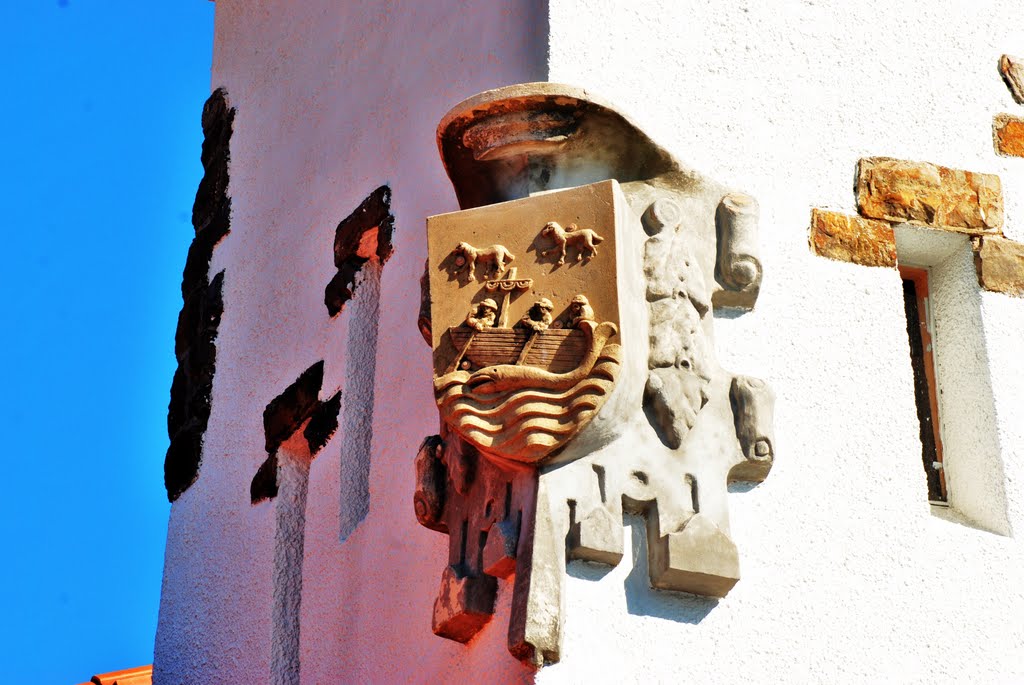 Escudo en la ciudad, de Bermeo, zona puerto. by sergio lopez barreir…