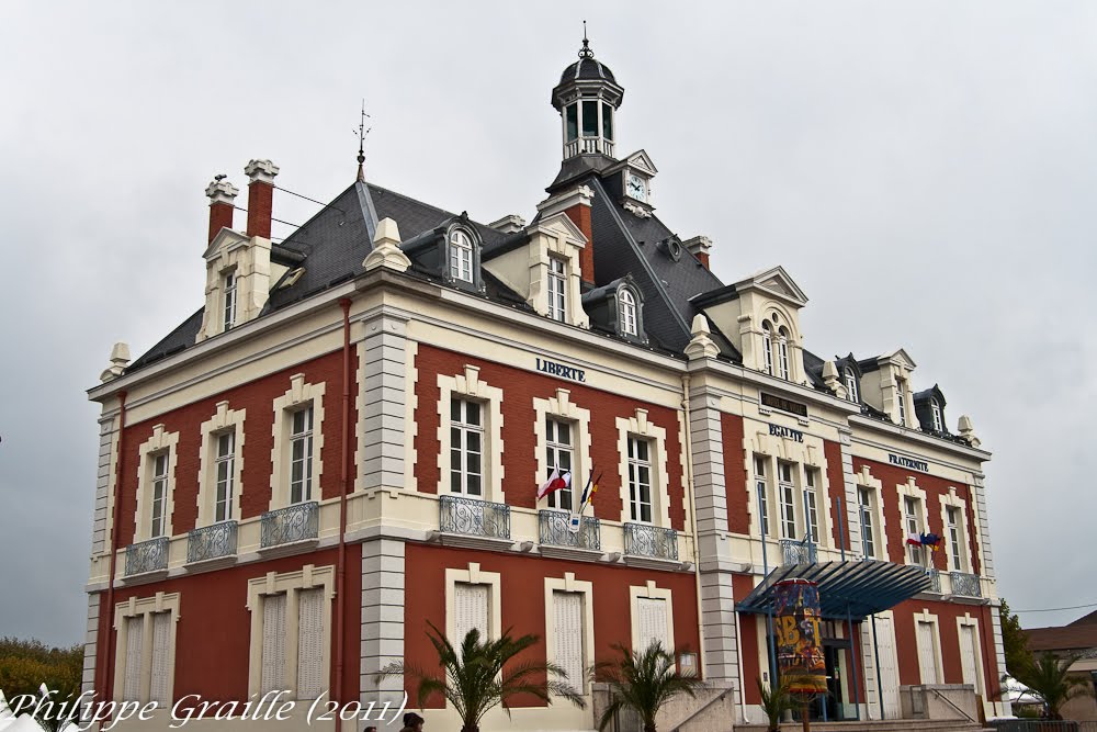 Montceau les mines (Saône et loire) - Hôtel de ville by Philippe GRAILLE