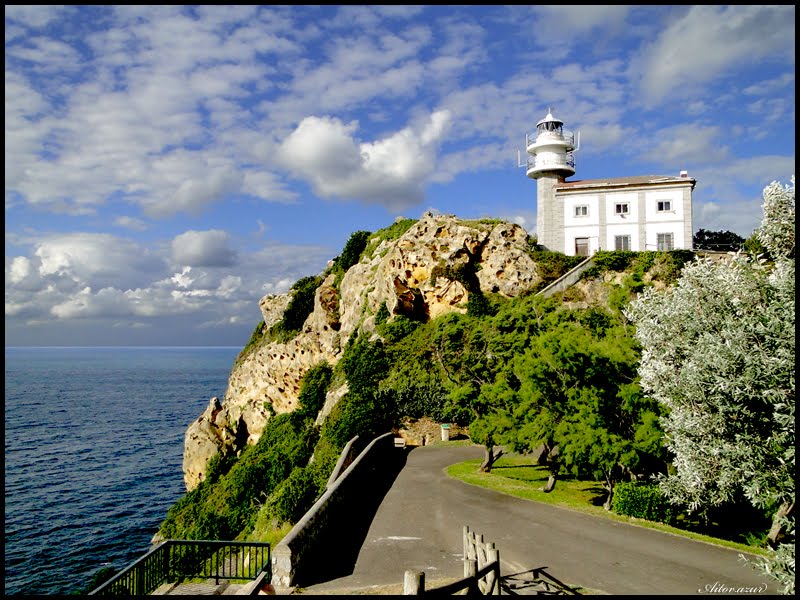 Faro de Getaria, Gipuzkoa by aitor.azur