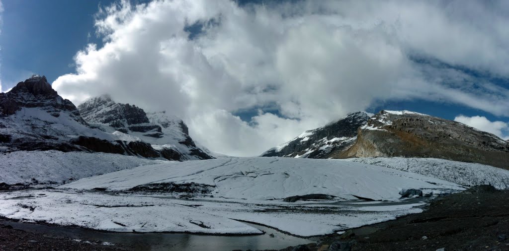 Athabasca glacier... by Pieter Roggemans