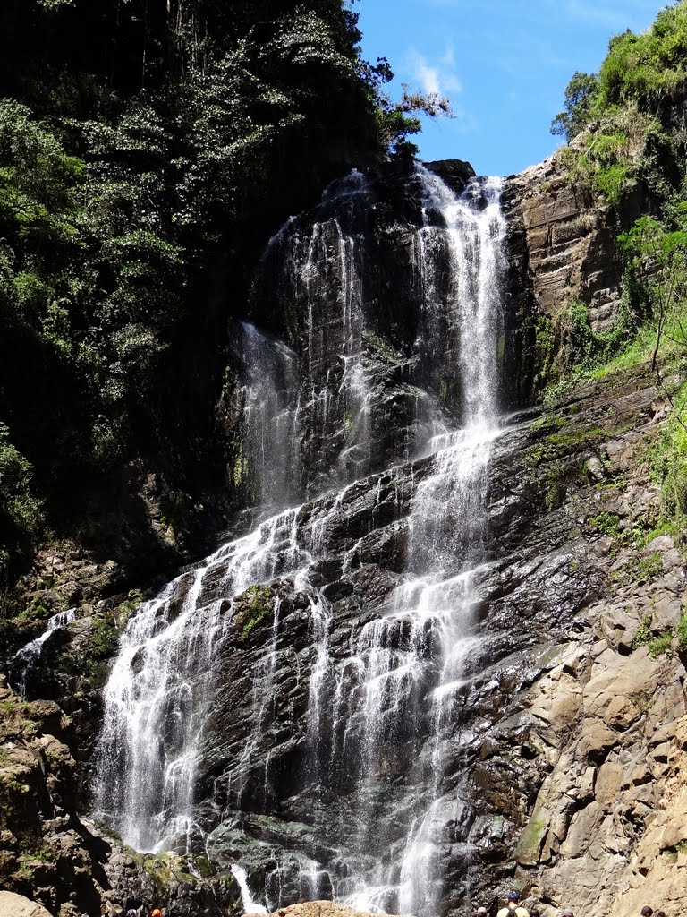 Cascada Cañon San Cristobal, Aibonito, PR. by Augusto Avaria