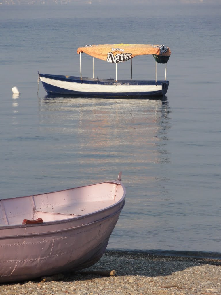 Peshtani boats by qfwfq-2