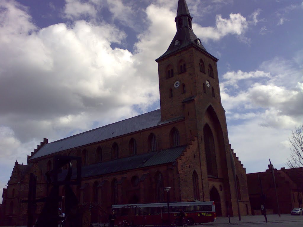 Odense, Kirke by Dora Dragoni