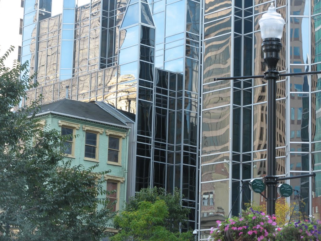 PPG Center, Market Square, Pittsburgh by htabor