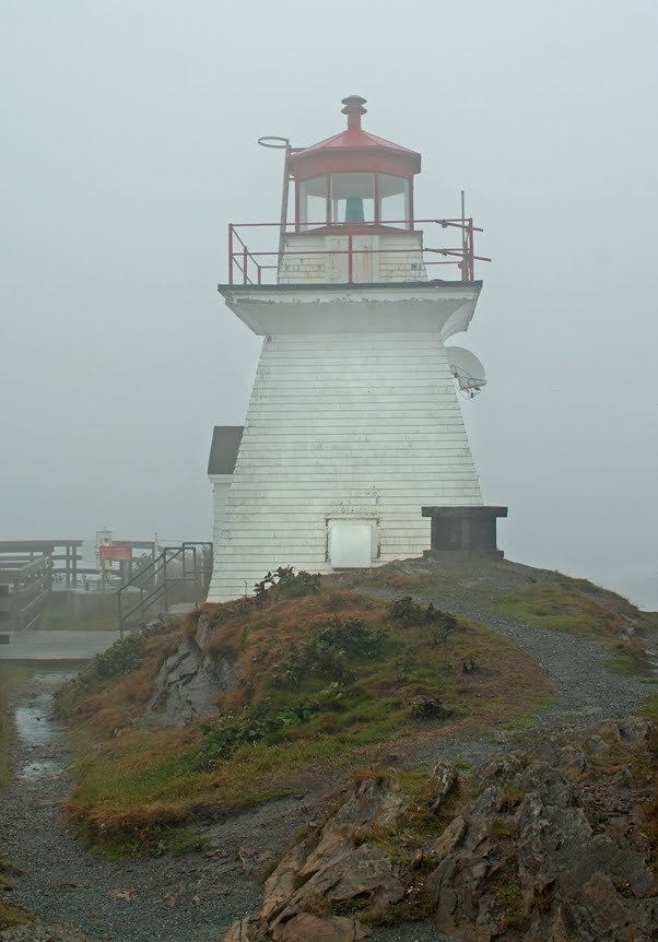 Cape Enrage Lighthouse, NB by Chuckels