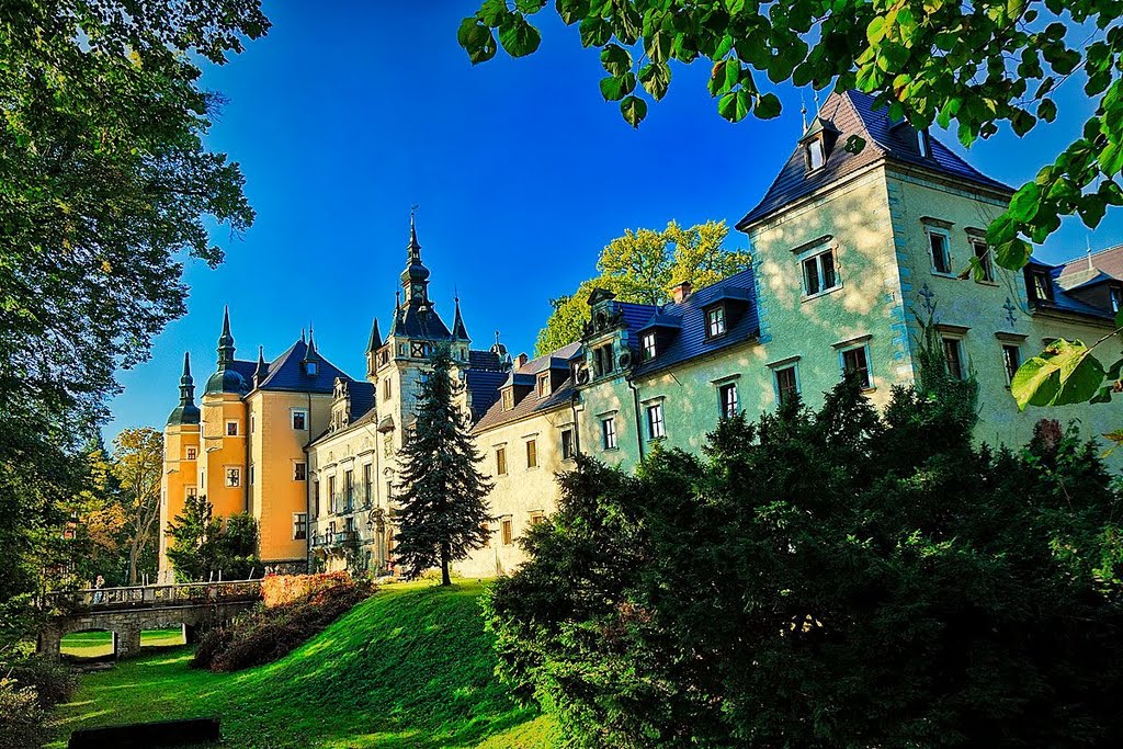 Castle in Kliczkow by Tomek Żuk