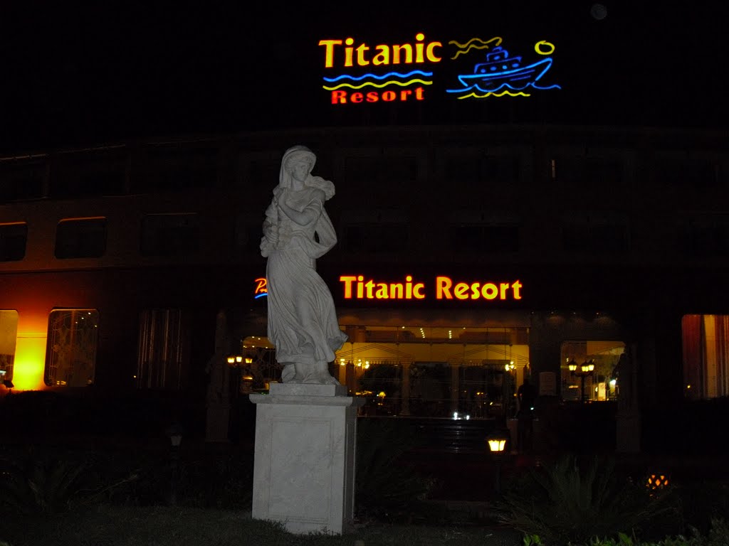 Titanic Resort by Aleš Novák