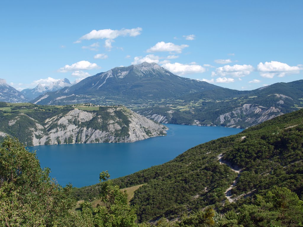 Lac de Serre-Ponçon by Wim Constant