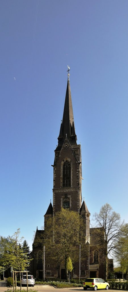 Katholische Kirche St. Ludger in Selm by Christian Löchelt