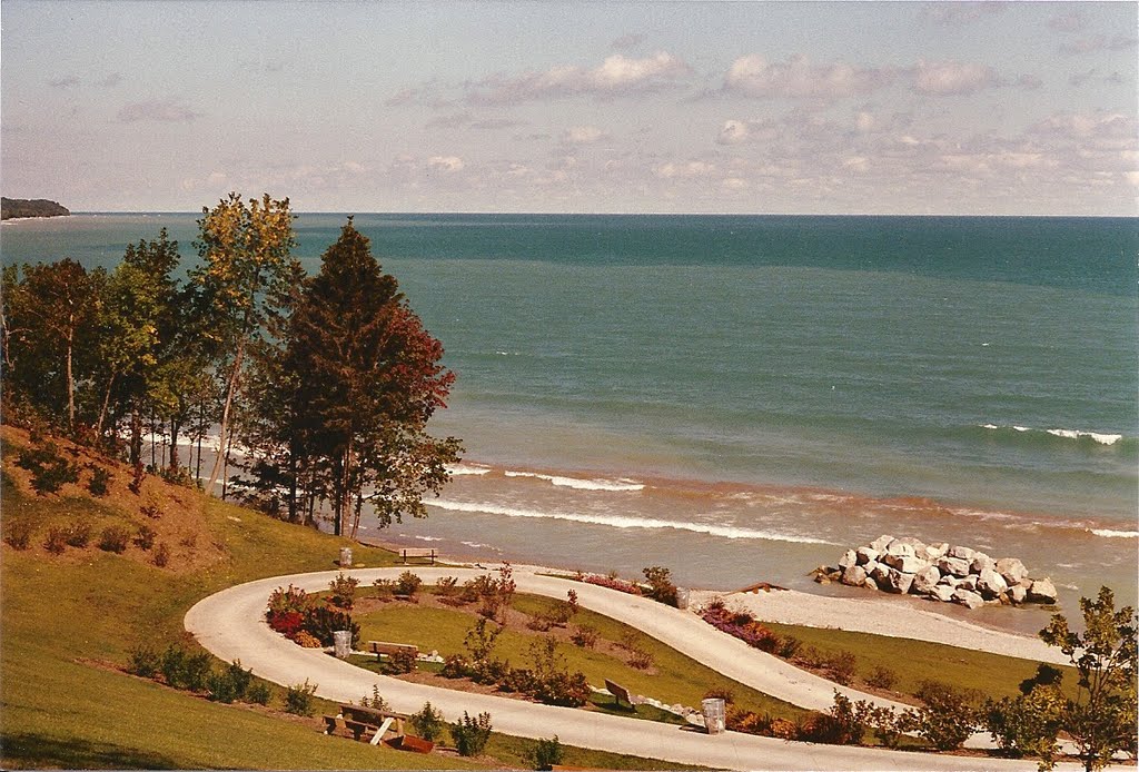 Lake Michigan Overlook by rutschke.jr