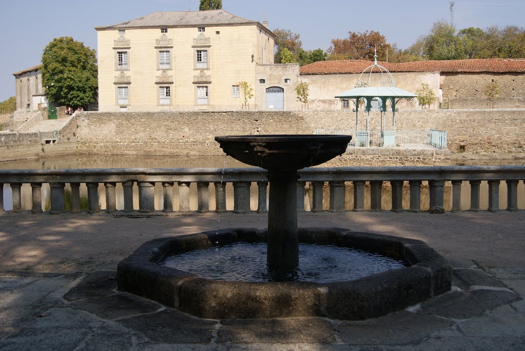 Fuente de los Ocho Caños - El Bosque by Dejavú