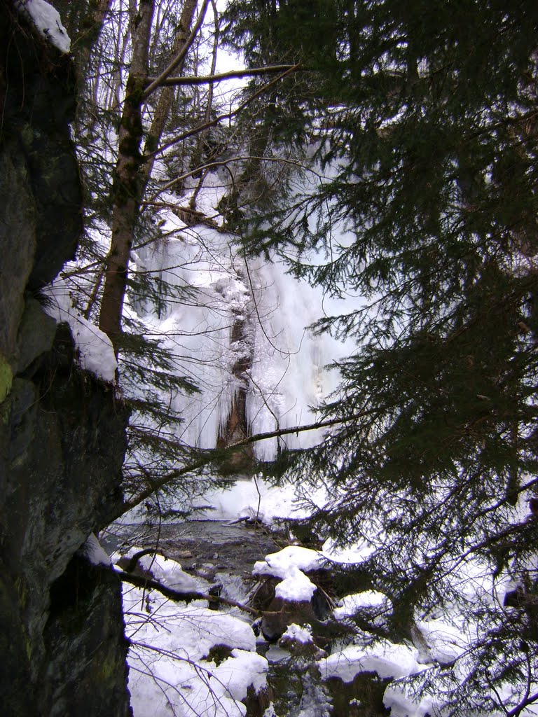 Cascade de Glace by sokrell