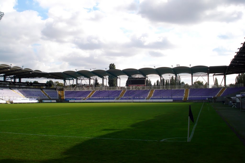 Budapeszt - Szusza Ferenc Stadium - Ujpest Budapeszt '13501 by ROBERT K