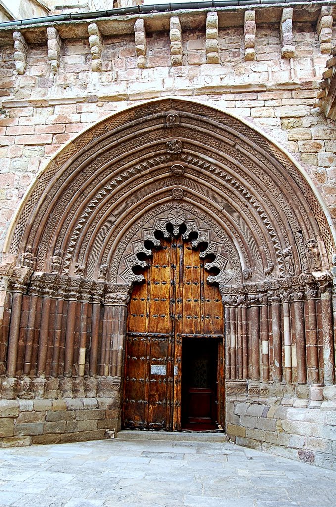 Pórtico Iglesia de Cirauqui by Jesus Mº Etayo