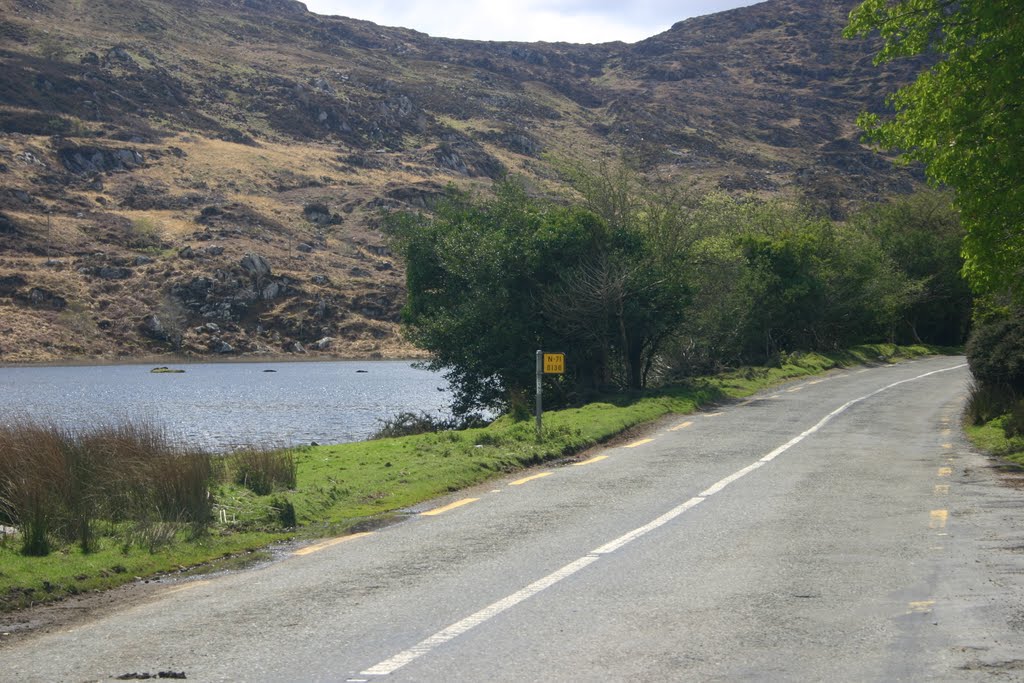 Looscaunagh Lough, ring of Kerry, Ireland, 28-04-2008 by Pieter Rinkel