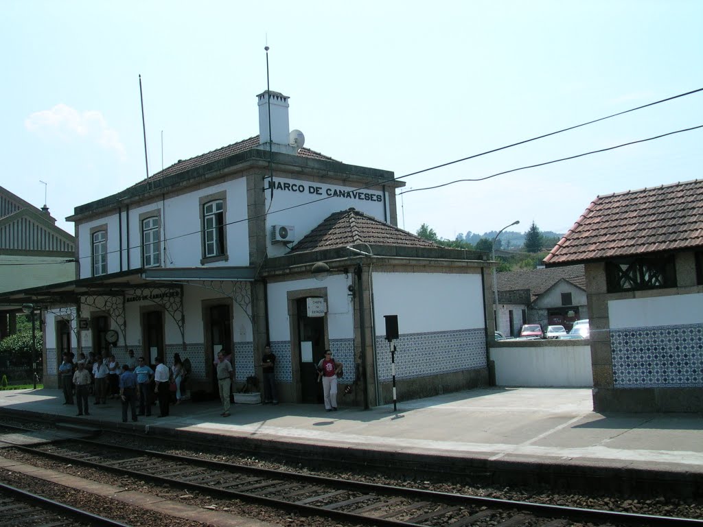 Estação do Marco de Canaveses, Linha do Douro PK 60.0 [08-08-2003] by Vasco Soares Ribeiro