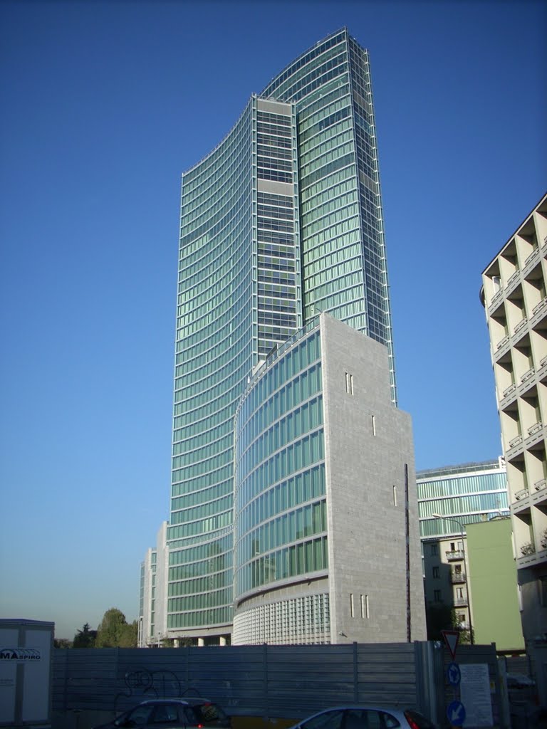 Palazzo Lombardia by Ivan Piazza