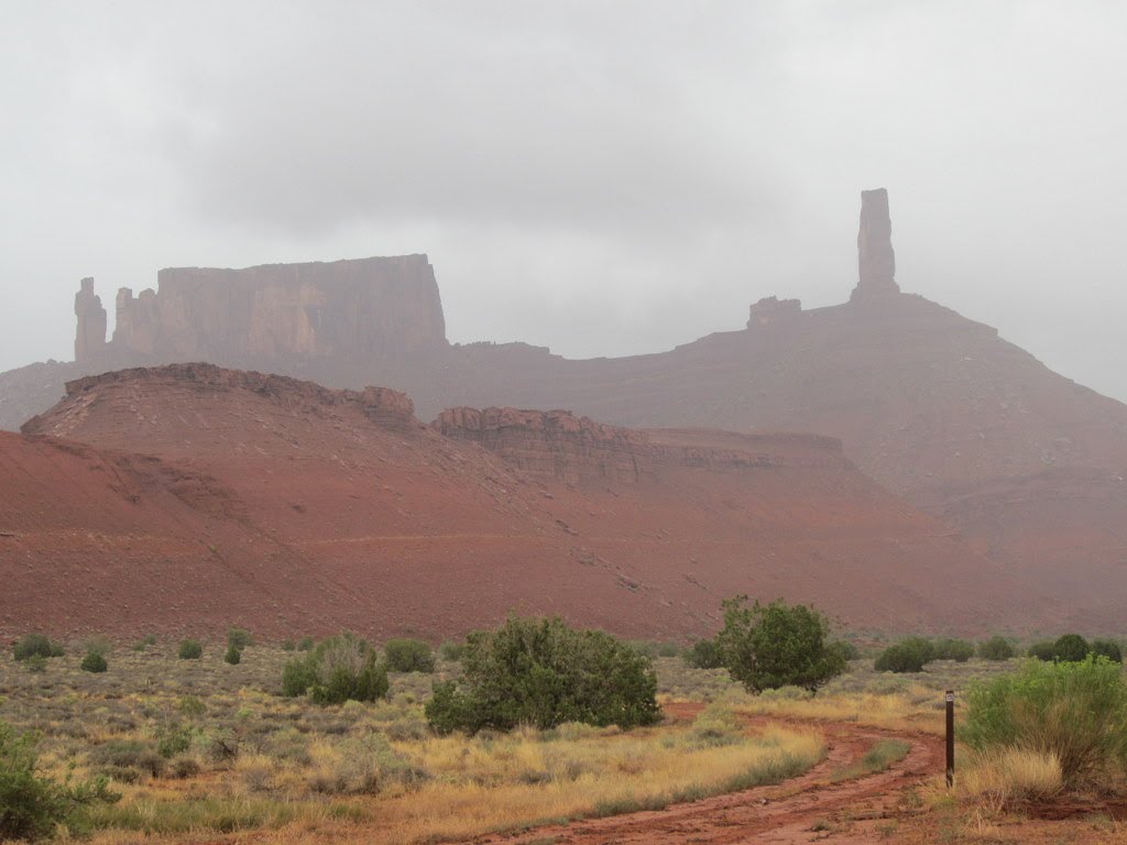 Fantomes dans Castle Valley pres de Moab Utah USA !! by Sylvia & Roger