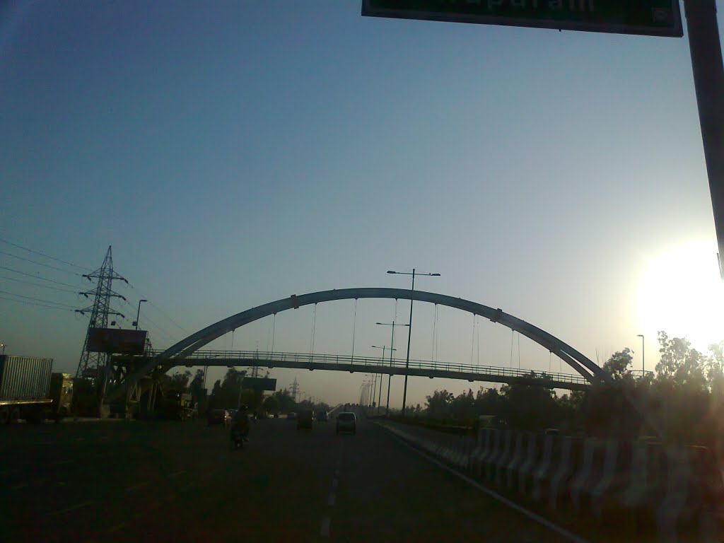 Foot over bridge by suchitaxaxa