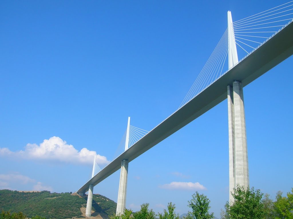 BRÜCKE VON MILLAU by Seestern